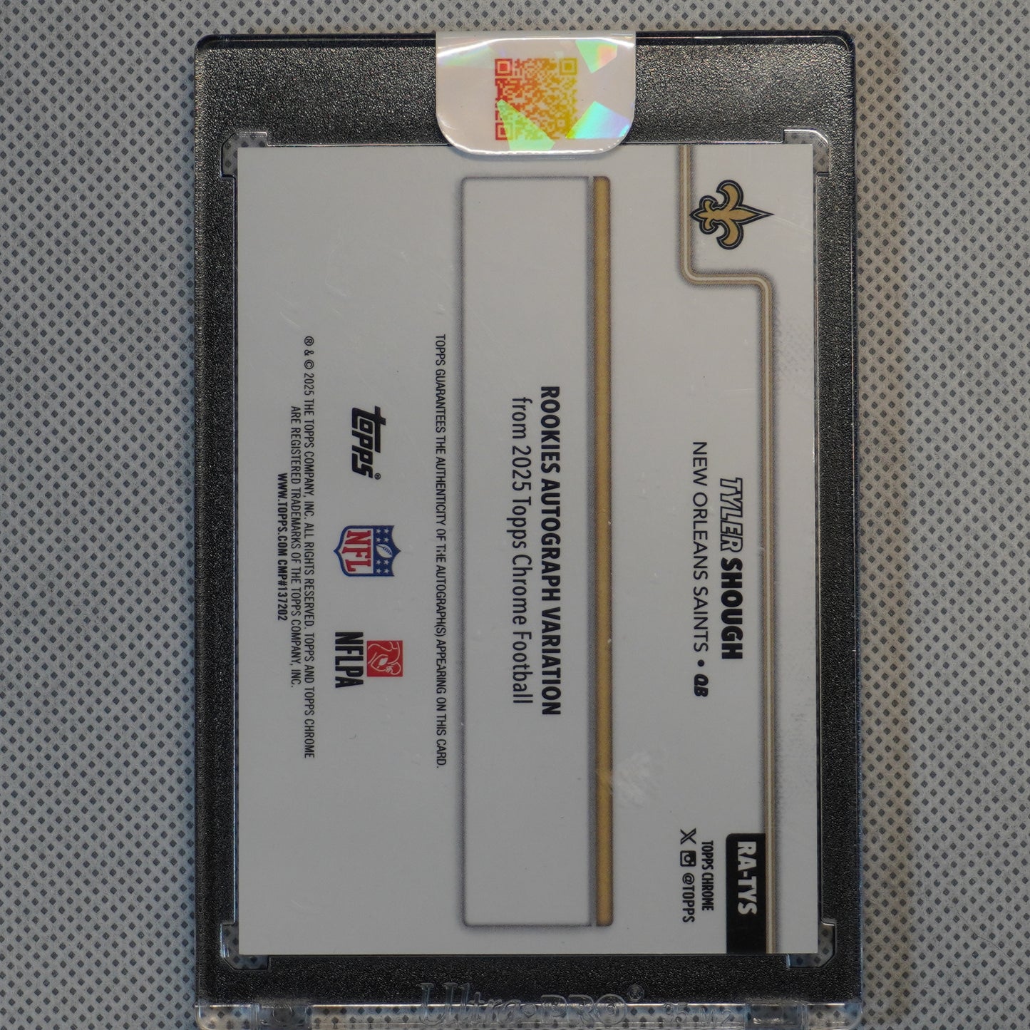 2025 Topps Chrome #RA-TYS Tyler Shough Chrome Rookie Autographs Orange Wave Refractor #/25 New Orleans Saints SN,AU