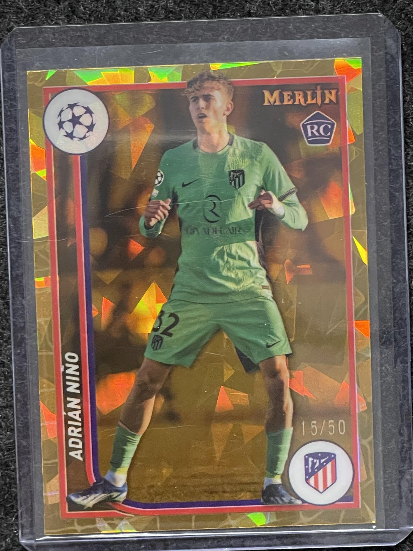 2023-24 Merlin UCC #19 Adrián Niño Gold Atomic Refractor Atletico Madrid