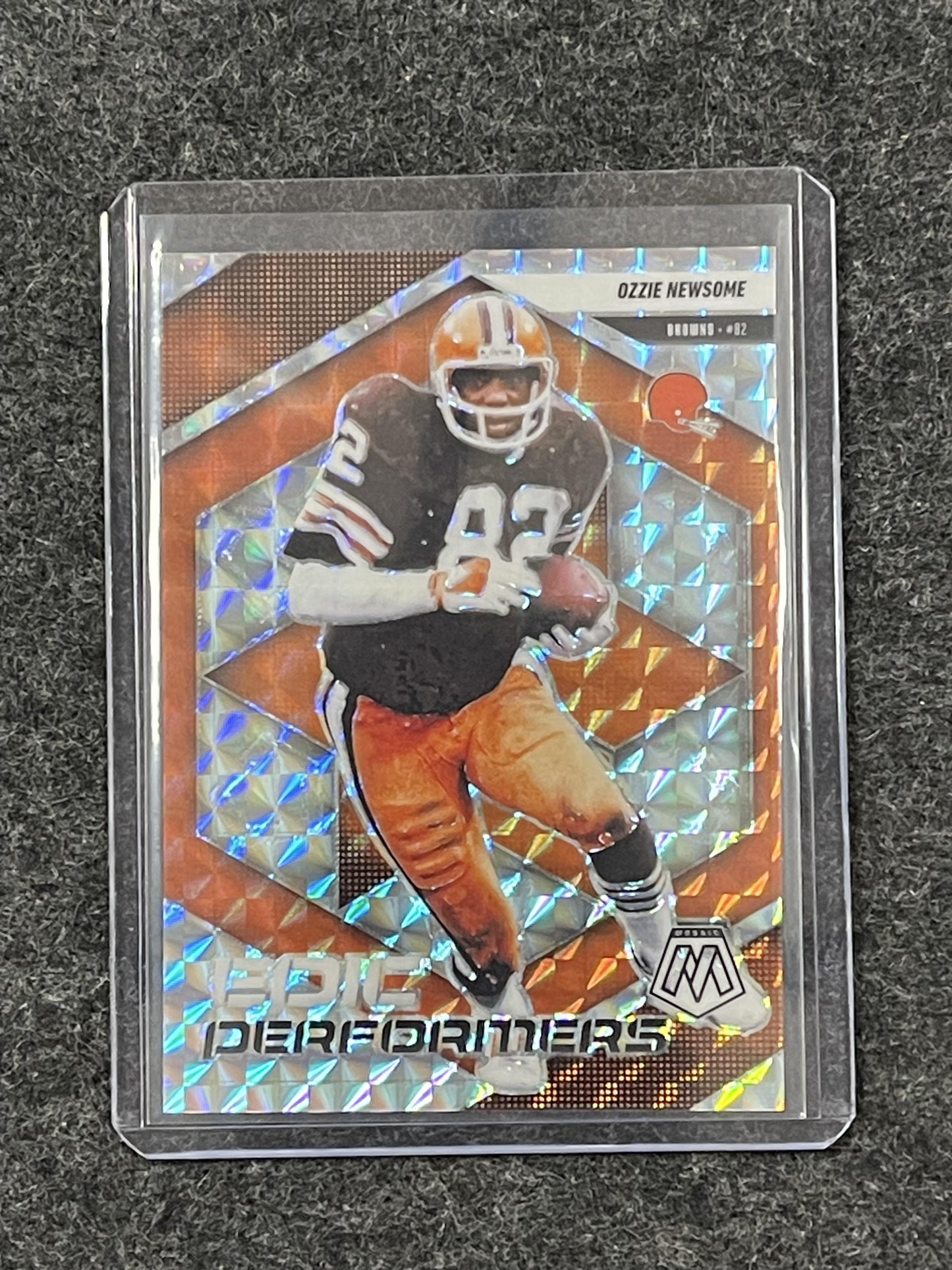2025 Panini Mosaic #16 Ozzie Newsome Epic Performers Mosaic Cleveland Browns