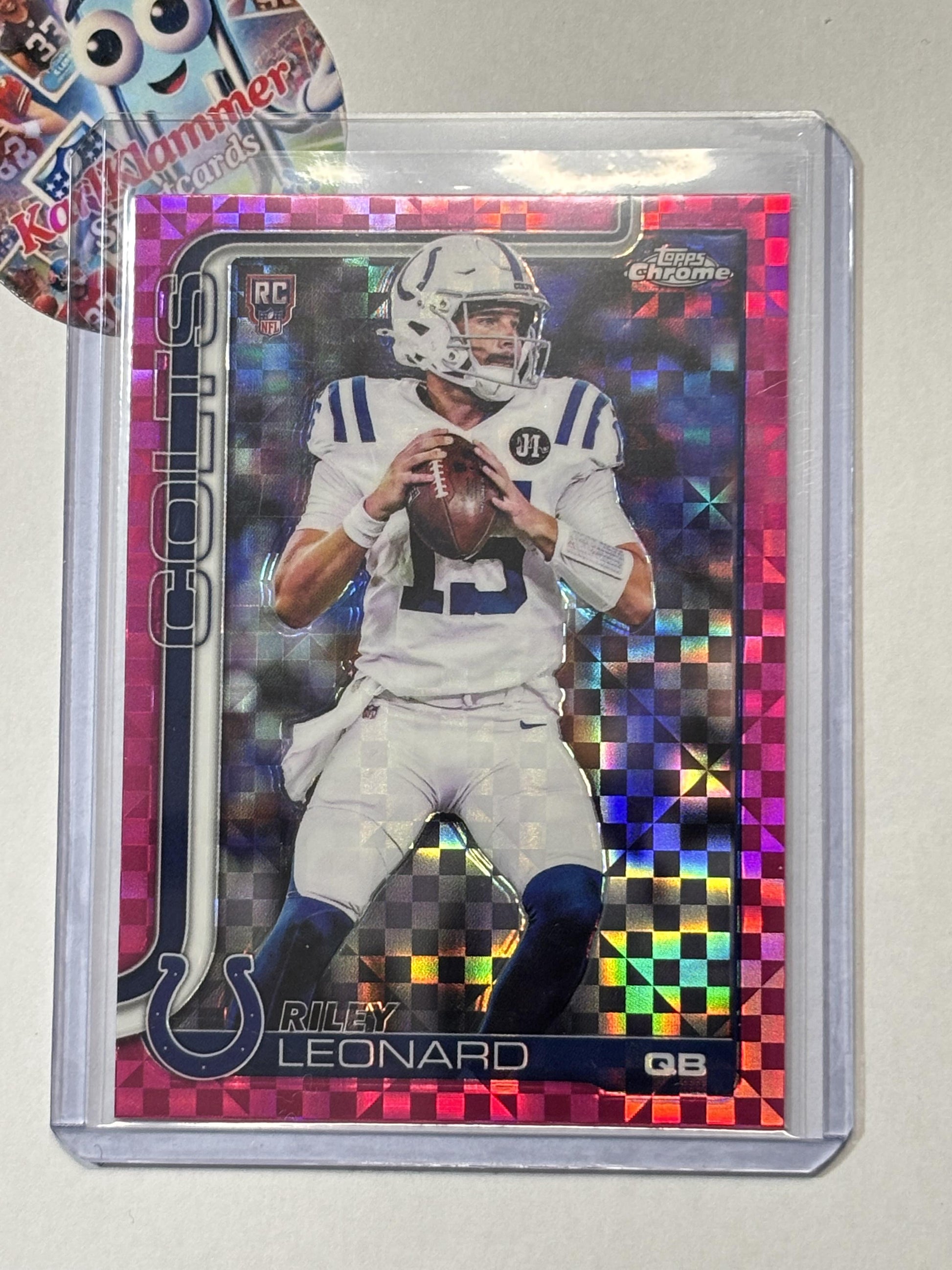2025 Topps Chrome #318 Riley Leonard Hot Pink X-Fractor Indianapolis Colts RC
