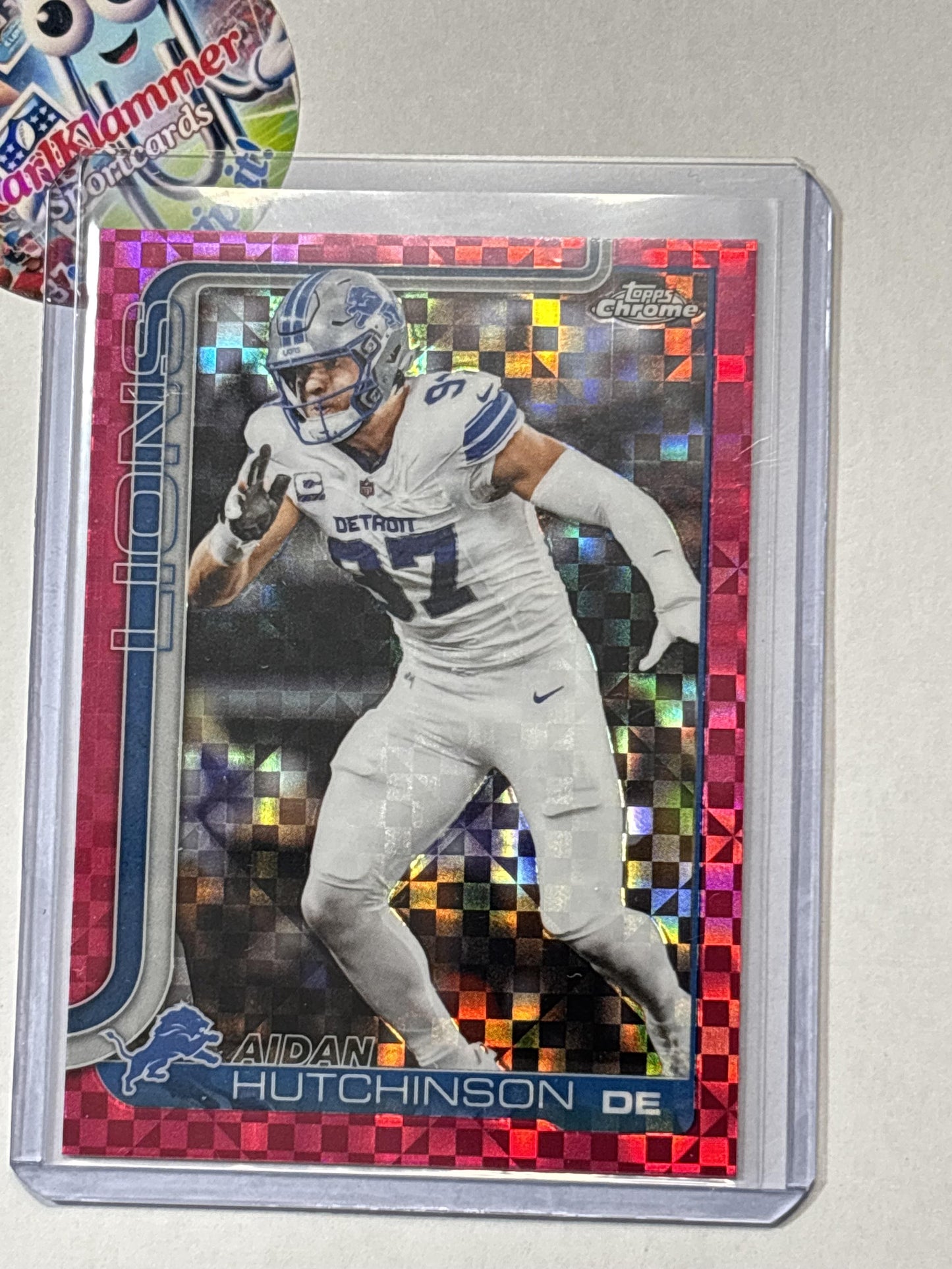 2025 Topps Chrome #104 Aidan Hutchinson Hot Pink X-Fractor Detroit Lions