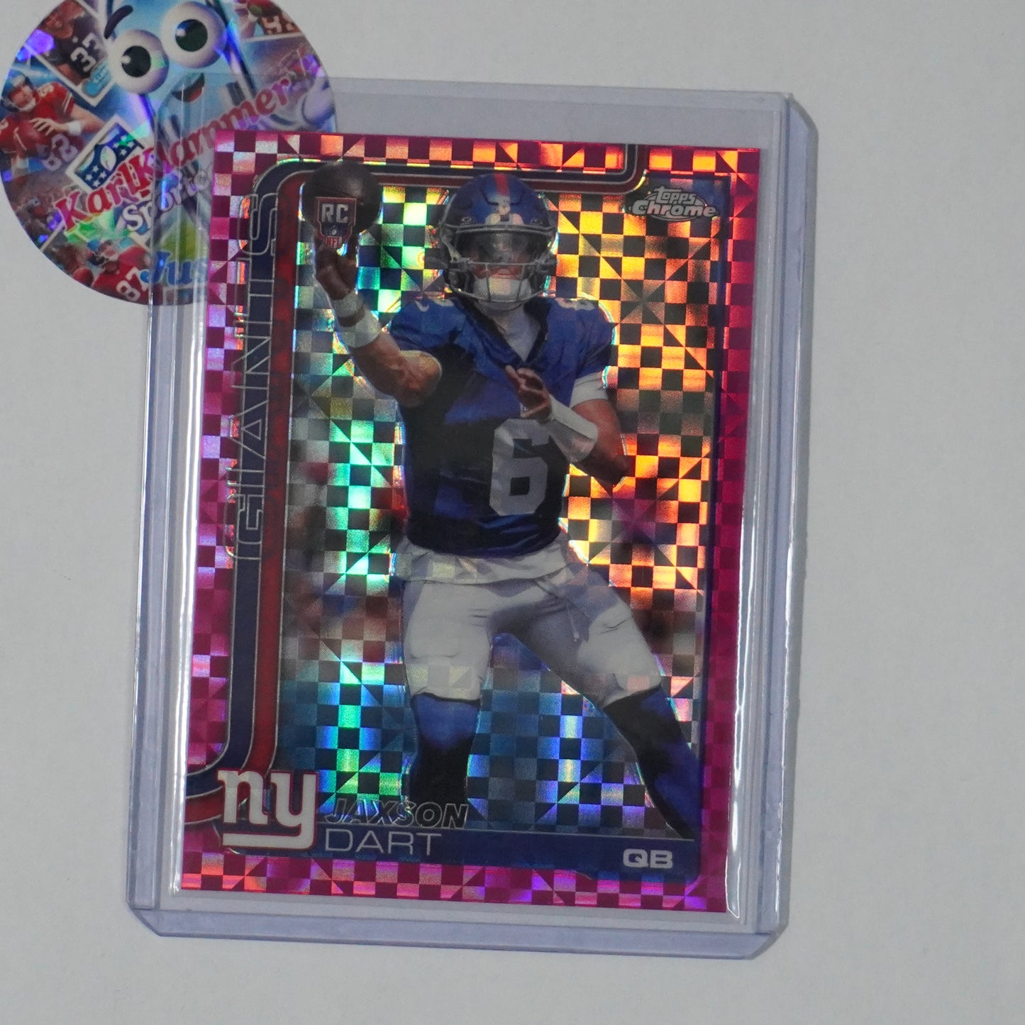 2025 Topps Chrome #306 Jaxson Dart Hot Pink X-Fractor New York Giants RC