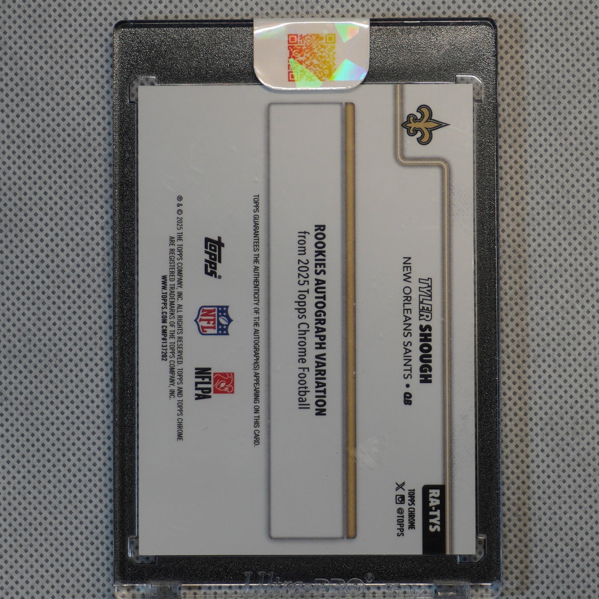 2025 Topps Chrome #RA-TYS Tyler Shough Chrome Rookie Autographs Orange Wave Refractor #/25 New Orleans Saints SN,AU