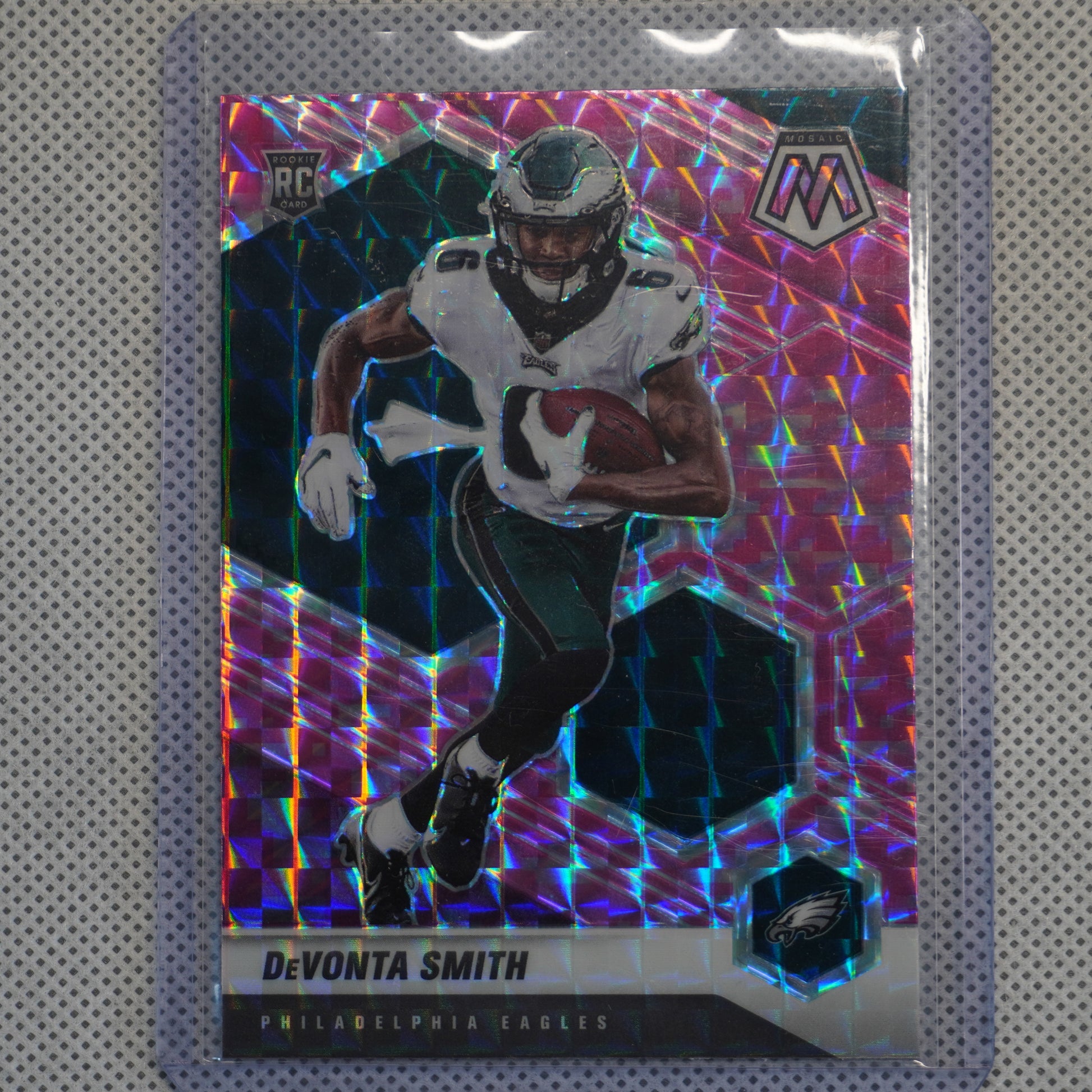 2021 Panini Mosaic #305 DeVonta Smith Prizm Camo Pink Philadelphia Eagles RC