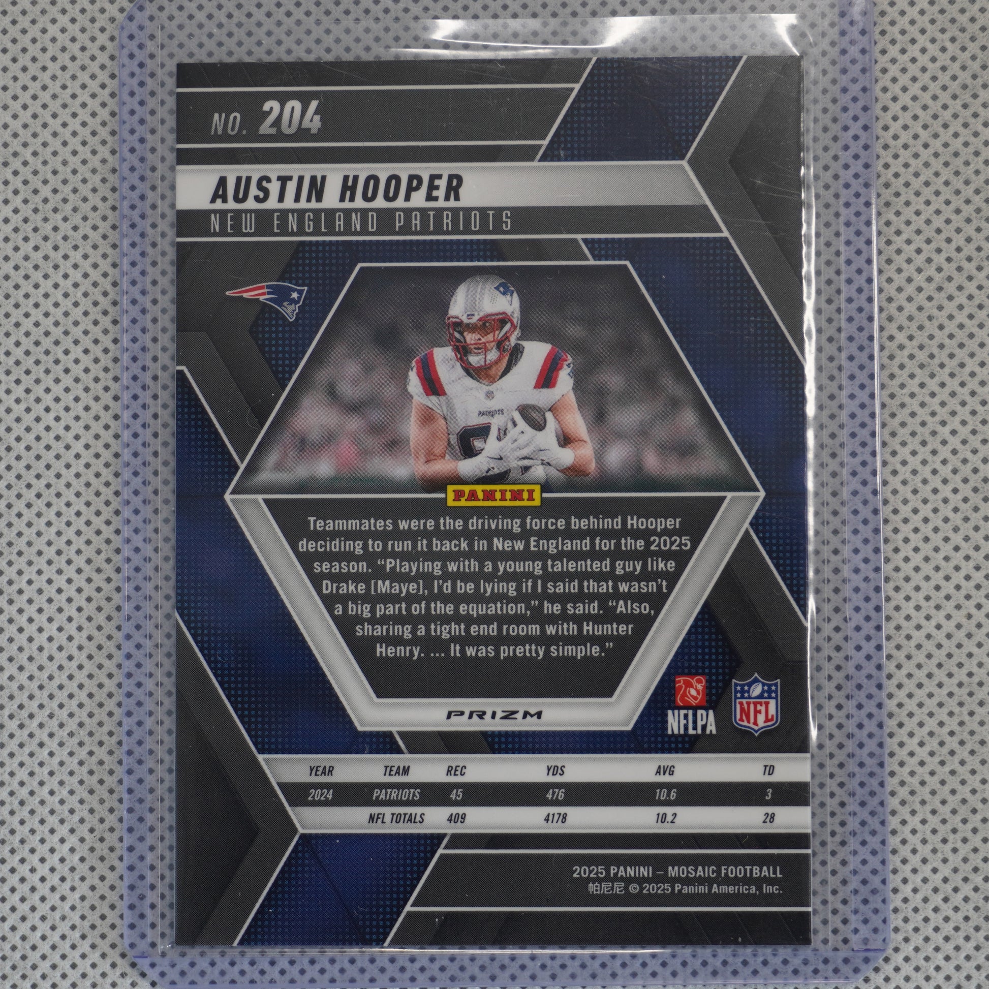 2025 Panini Mosaic #204 Austin Hooper Mosaic New England Patriots