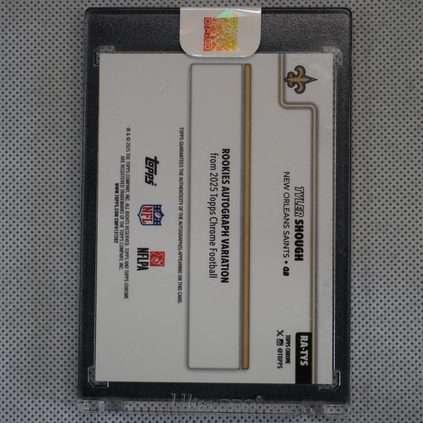 2025 Topps Chrome #RA-TYS Tyler Shough Chrome Rookie Autographs Green Refractor #/99 New Orleans Saints SN,AU