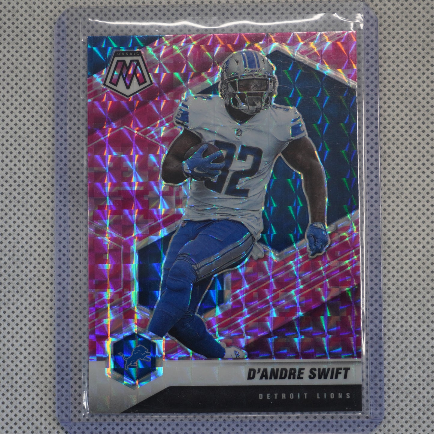 2021 Panini Mosaic #73 D'Andre Swift Prizm Camo Pink Detroit Lions