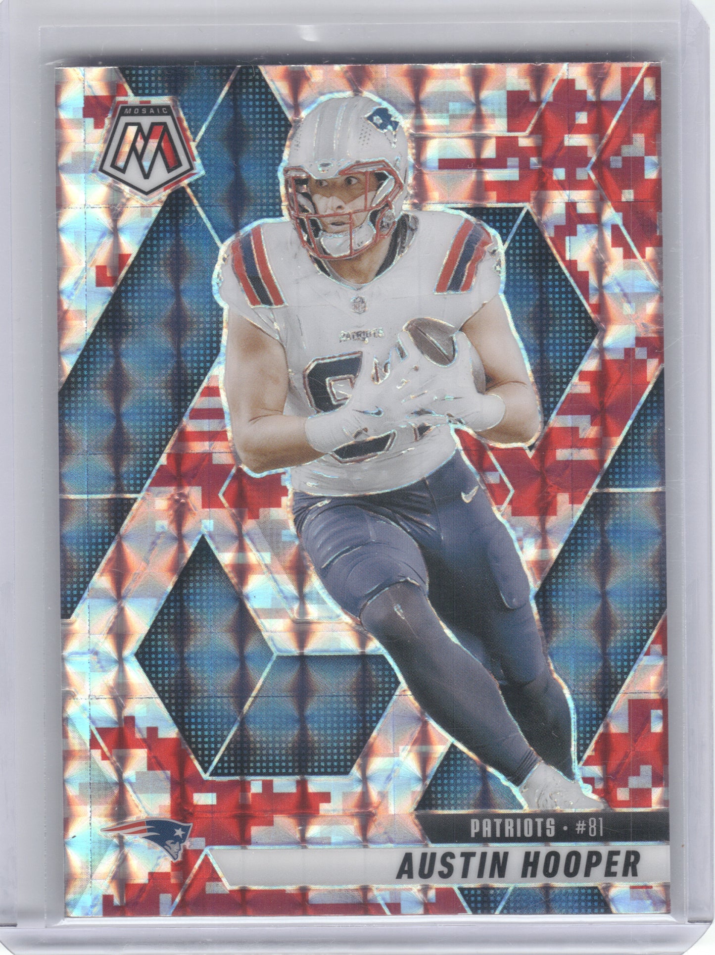 2025 Panini Mosaic #204 Austin Hooper Mosaic Camo Red New England Patriots