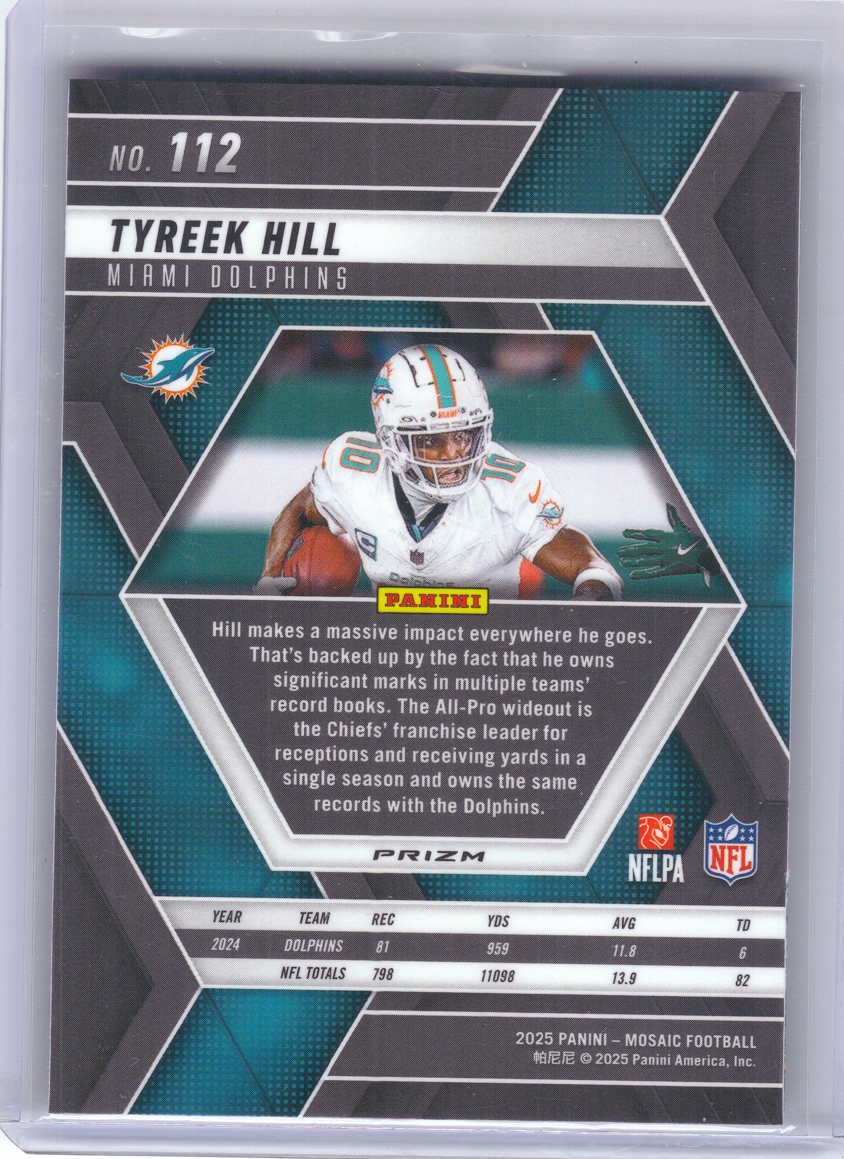 2025 Panini Mosaic #112 Tyreek Hill Mosaic Camo Red Miami Dolphins