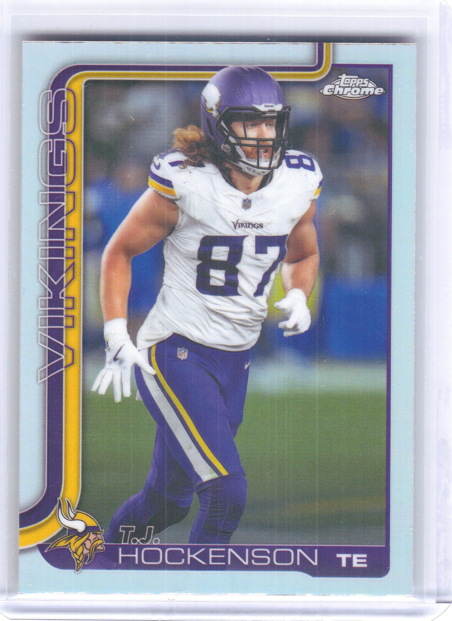 2025 Topps Chrome #200 T.J. Hockenson Refractor Minnesota Vikings