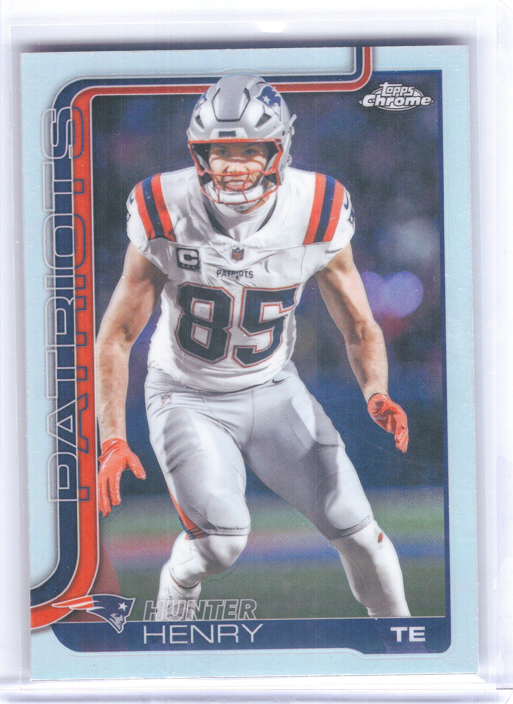 2025 Topps Chrome #209 Hunter Henry Refractor New England Patriots