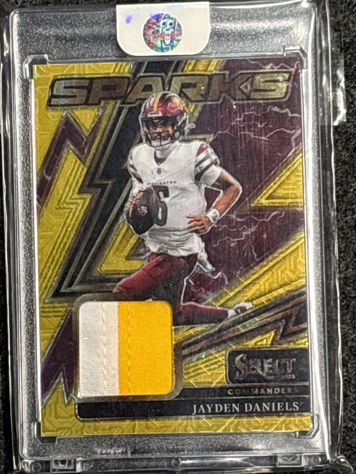 2025 Panini Select #SPK-JDA Jayden Daniels Sparks Gold Prizm #/10 Washington Commanders SN, MEM
