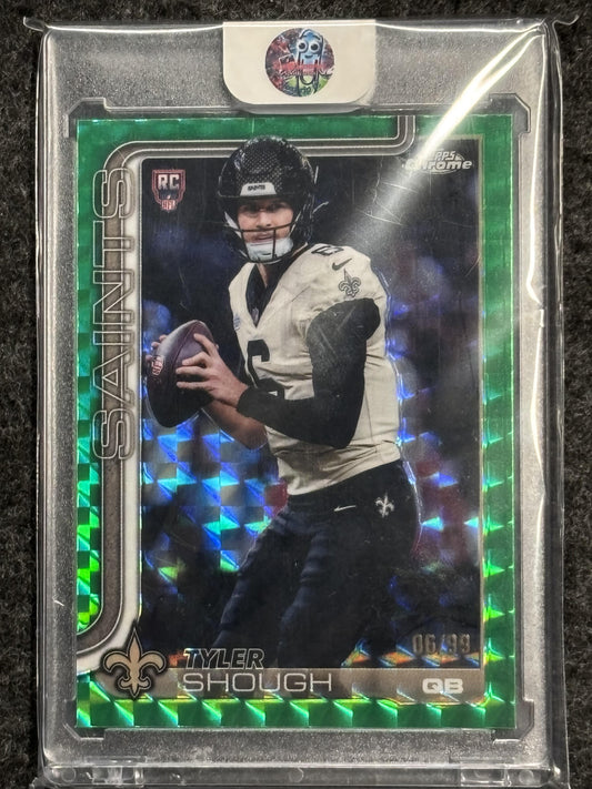 2025 Topps Chrome #398 Tyler Shough Green Geometric Refractor Jersey Match New Orleans Saints SN, RC