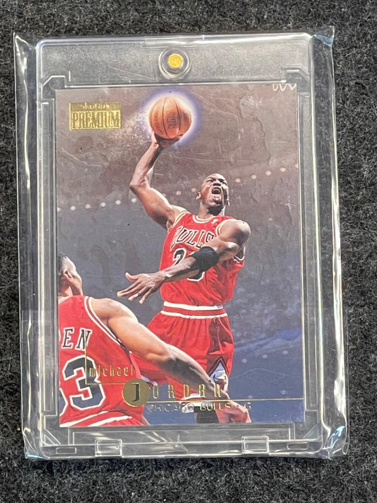 1996-97 SkyBox Premium #16 Michael Jordan Chicago Bulls HOF